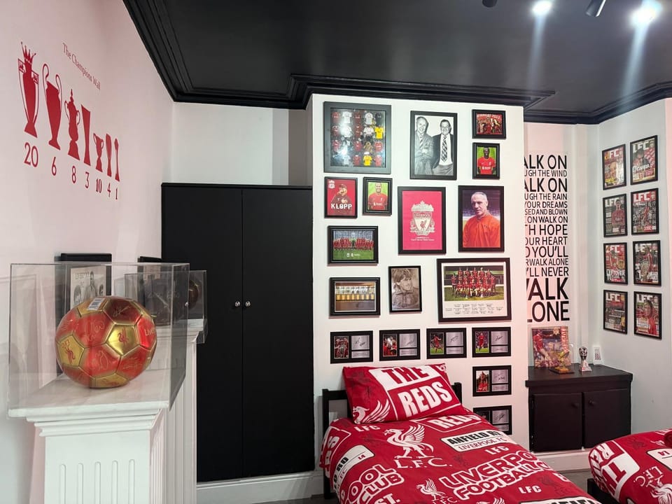 Anfield Abode - ENTIRE LFC THEMED HOUSE - Sleeps 6 House in Liverpool