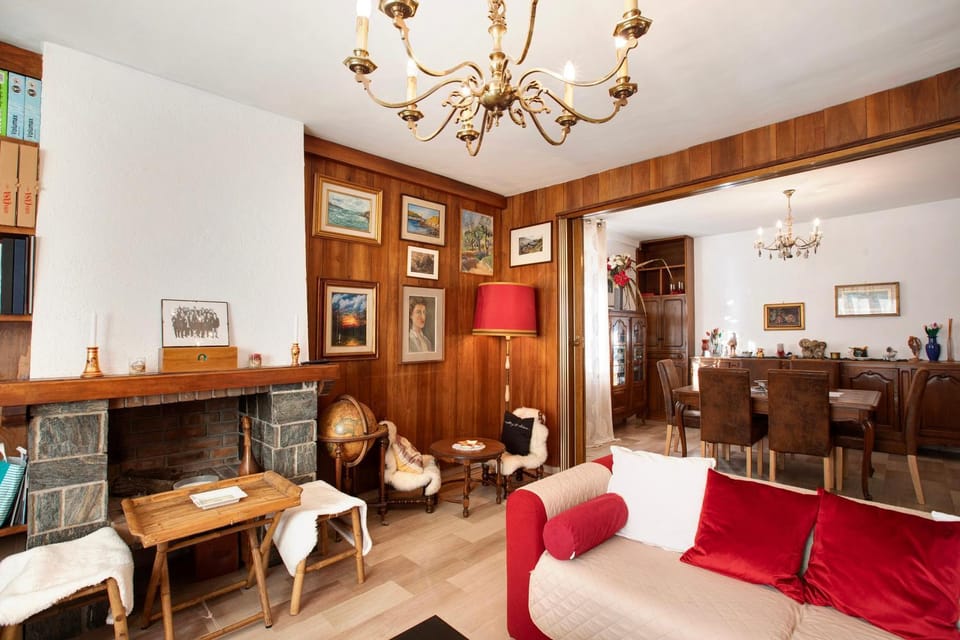 Property building, Living room
