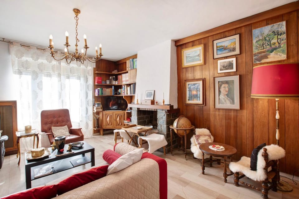 Property building, Living room