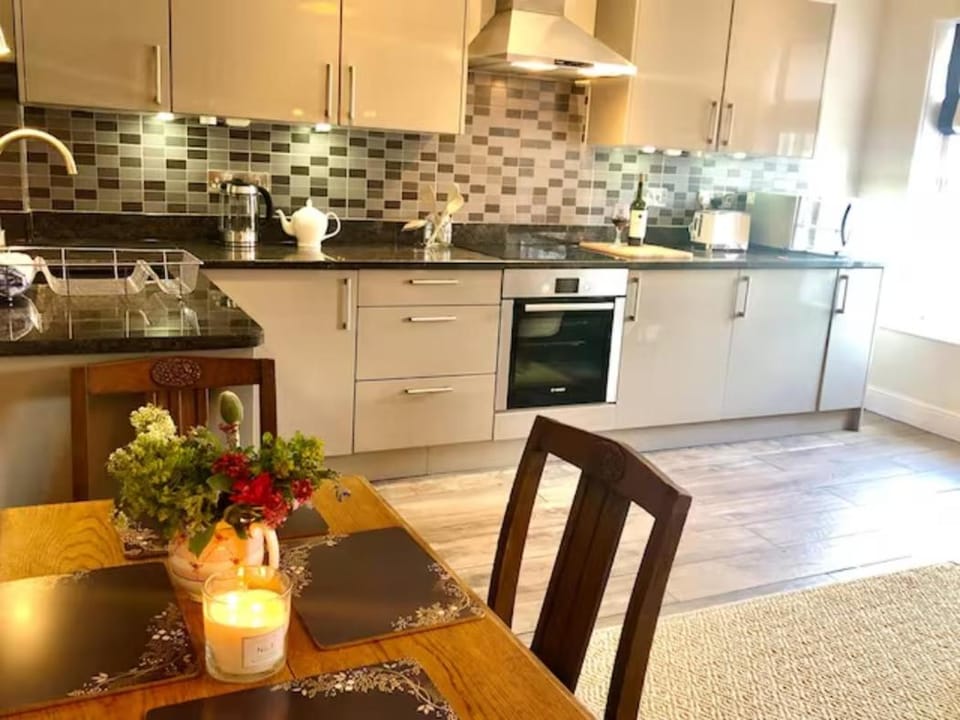 Kitchen or kitchenette, Other, Dining area, minibar, oven, pet friendly, stove, toaster