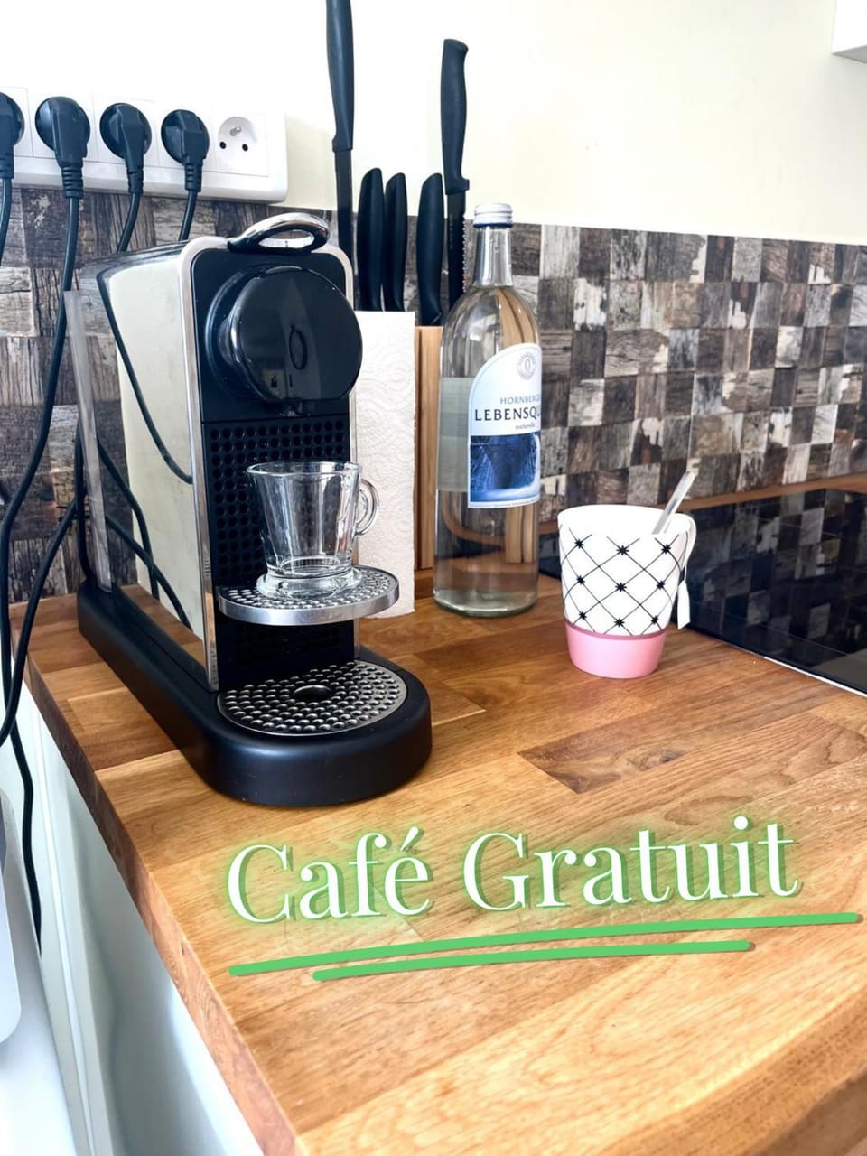 Coffee/tea facilities, kitchen