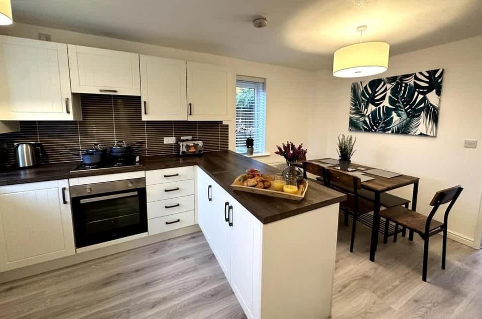 Middlebeck House by Blue Skies Stays House in Middlesbrough