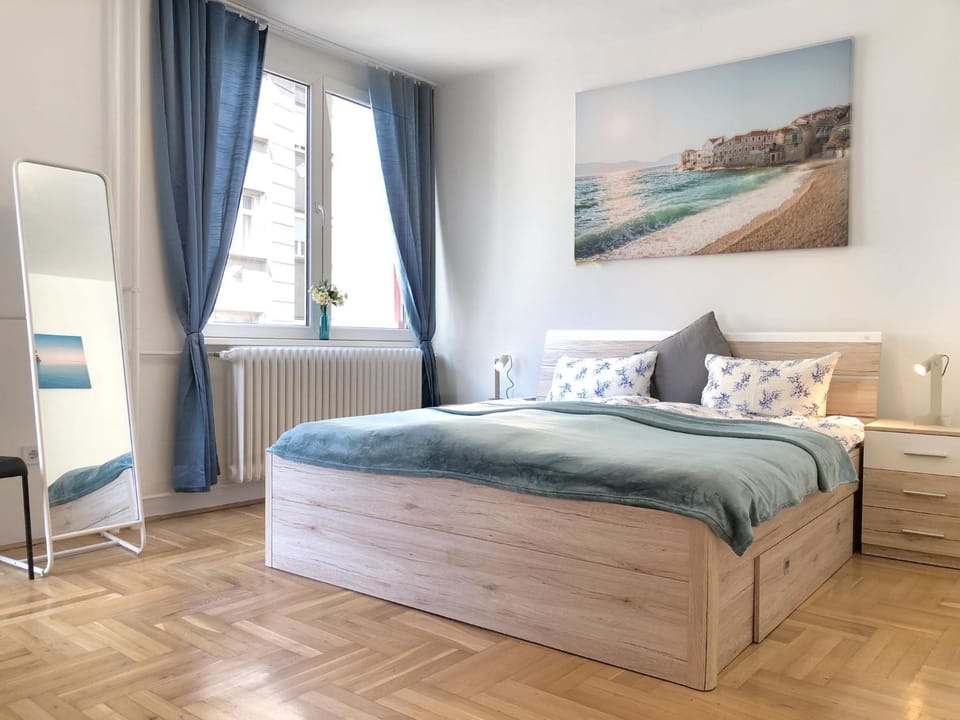 Bed, Bedroom