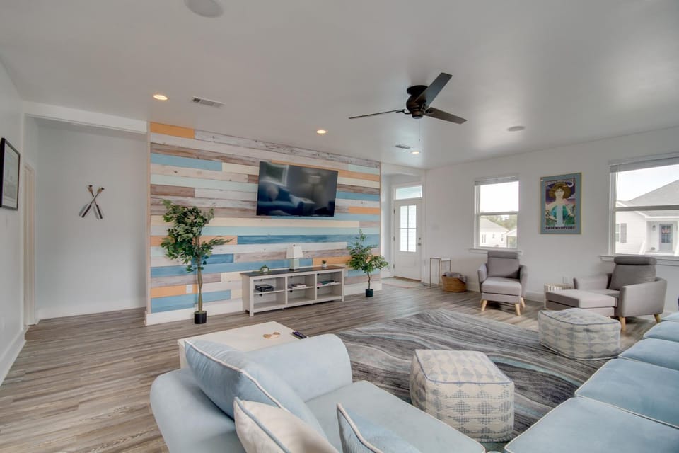 Sunny Waveland Home Rental with Pool Walk to Beach! House in Waveland