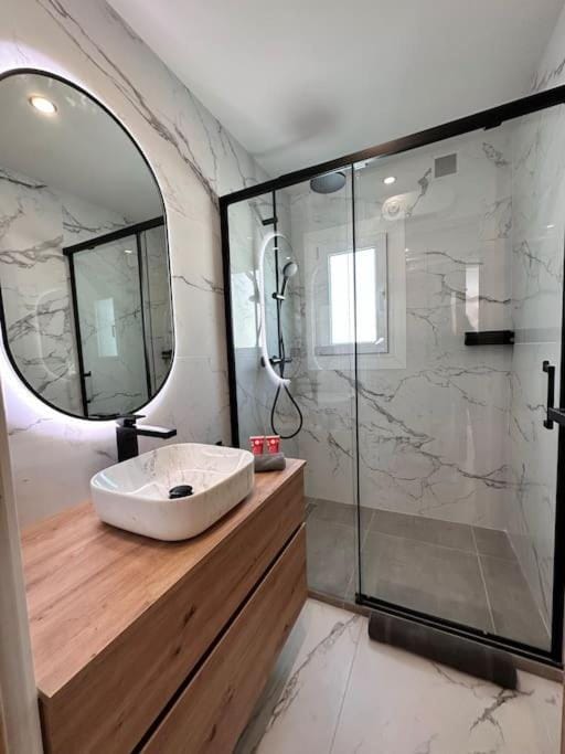 Shower, Bathroom