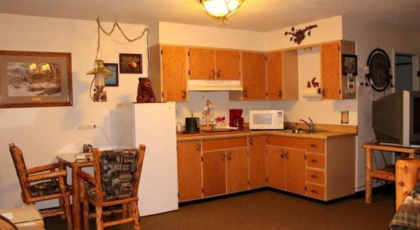 The Woodsman Country Lodge Motel Chalet in Oregon