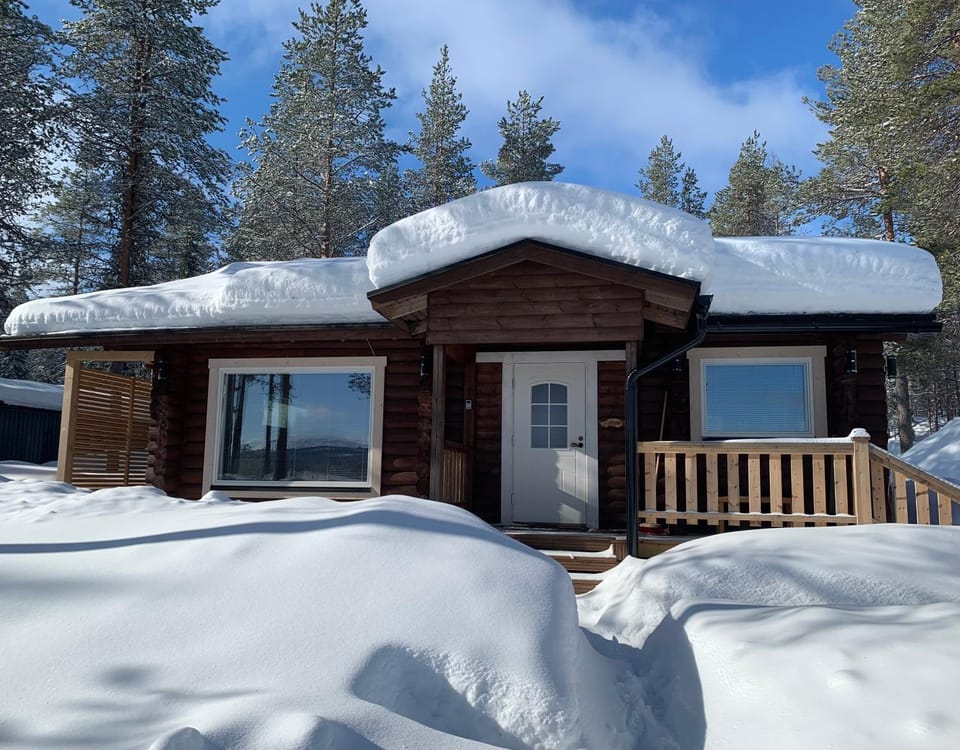 Kaupinmaja, Ylläs, Äkäslompolo, Lapland - Log Cabin with Lake and Fell Scenery Cabin in Norrbotten County, Sweden
