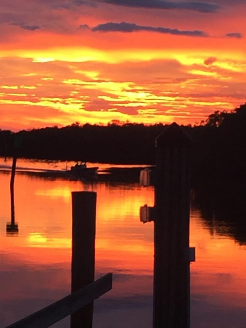 Lostman's Lodge - Everglade City, Sunset View Pool & Hot Tub House in Everglades City