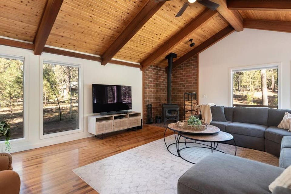 Newly Renovated Sunriver Gem! House in Sunriver