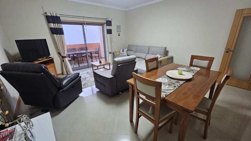 Communal lounge/ TV room, Living room, Dining area