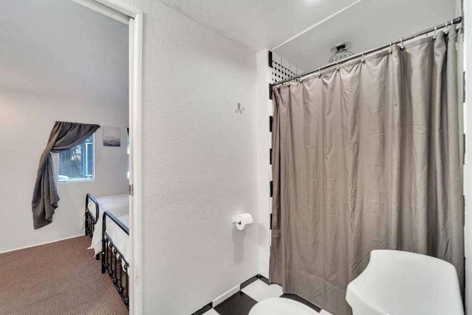Private Pool Home Centrally Located in Tampa House in Tampa