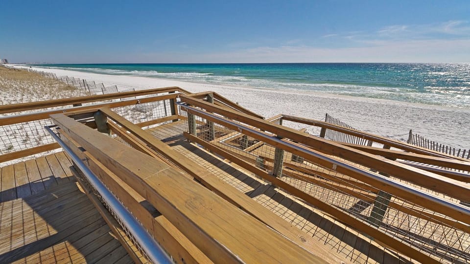 Sandpiper Cove 8120 House in Destin
