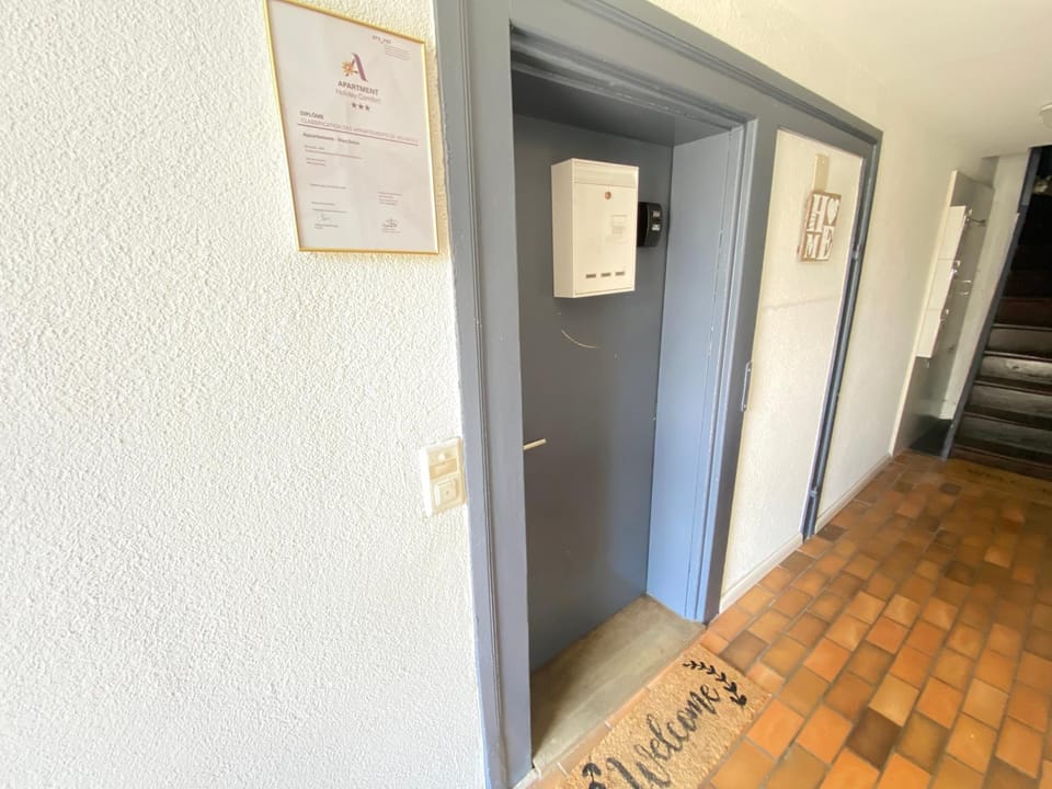 Lobby or reception, Logo/Certificate/Sign