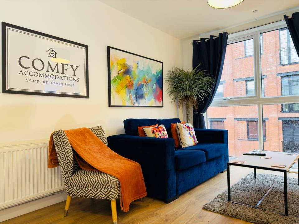 Communal lounge/ TV room, TV and multimedia, Living room, internet