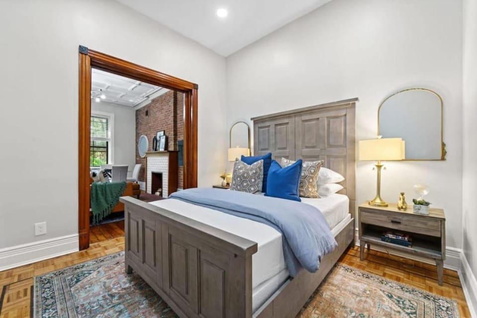 Bed, Photo of the whole room, Bedroom