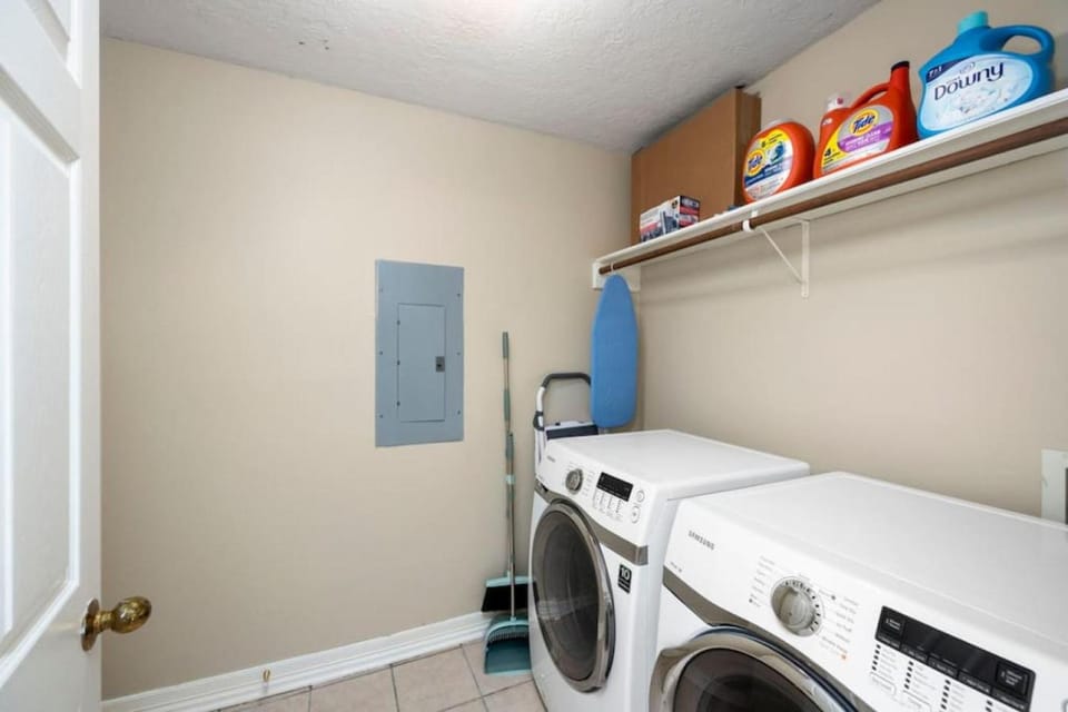 Area and facilities, washing machine, dryer