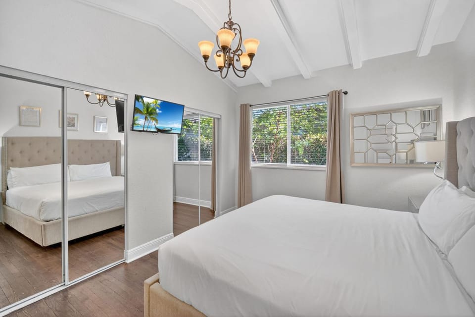 Casa Santorini - Chic 4 2 near Grove & Brickell House in Coconut Grove