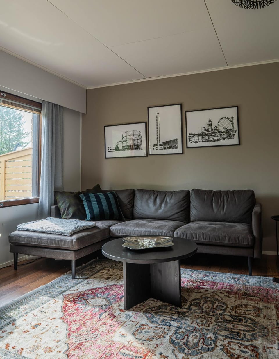 Living room, Seating area