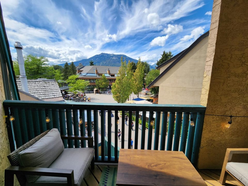 View (from property/room), City view, Mountain view