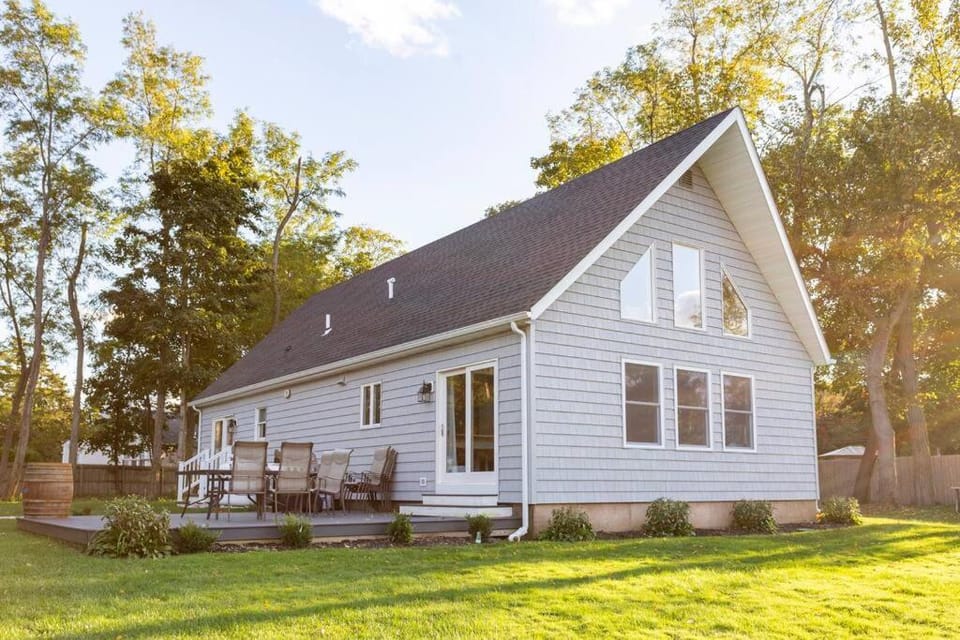 Property building, Patio, Garden