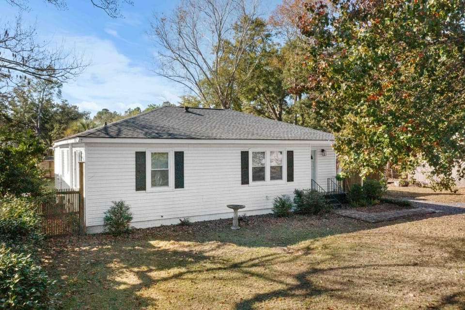 Chic Modern House Close to Beaches & Downtown House in Shem Creek