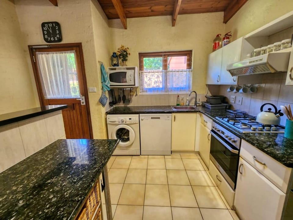 Kitchen or kitchenette, dishwasher, minibar, dryer