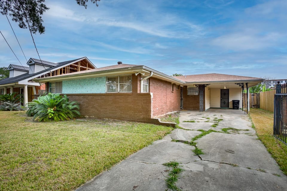 Easy Access to US-90 & Near Dtwn: New Orleans Home House in Viavant-Venetian Isles