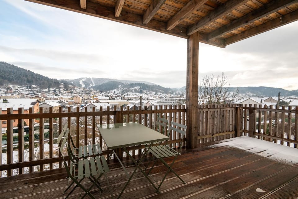 Day, Natural landscape, View (from property/room), Balcony/Terrace, Dining area, Mountain view