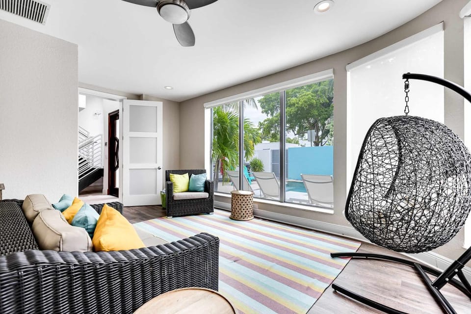 Living room, Seating area