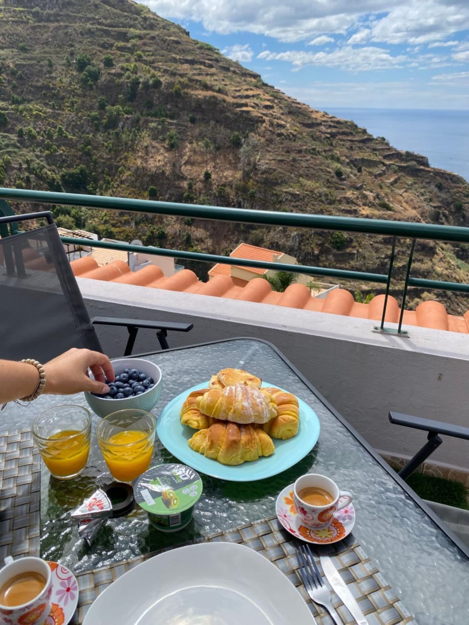 Day, Natural landscape, View (from property/room), Balcony/Terrace, Dining area, Sea view