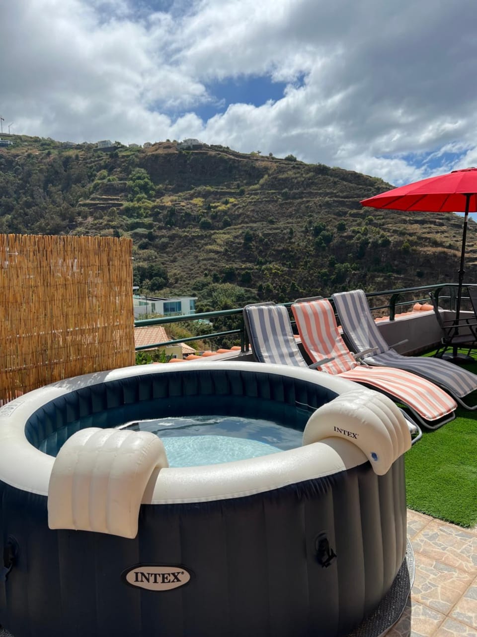 Patio, Day, Natural landscape, Hot Tub, Balcony/Terrace, Seating area, Mountain view, sunbed