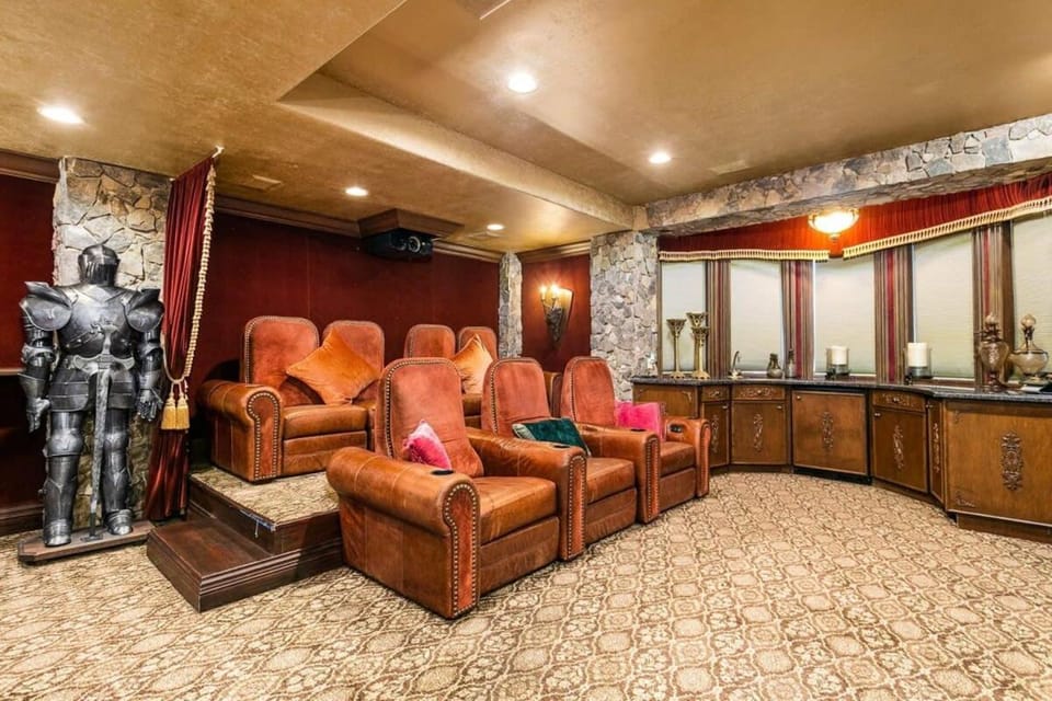 Communal lounge/ TV room, TV and multimedia, Seating area