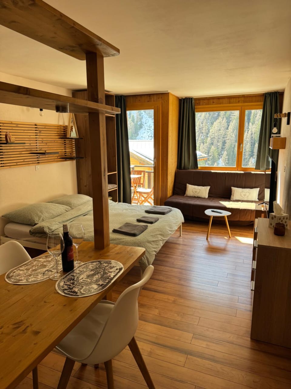 Dining area, Bedroom