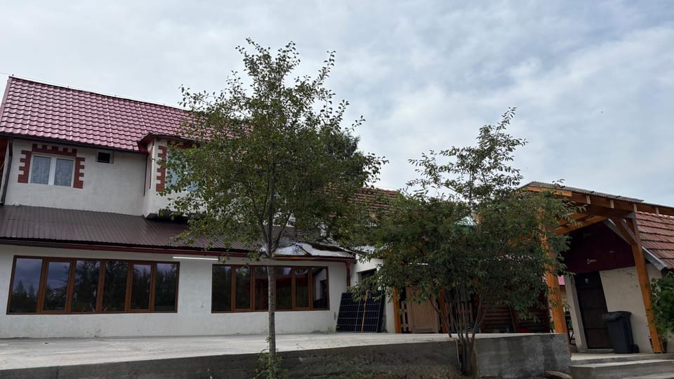 Cabana Ianoșiga House in Romania