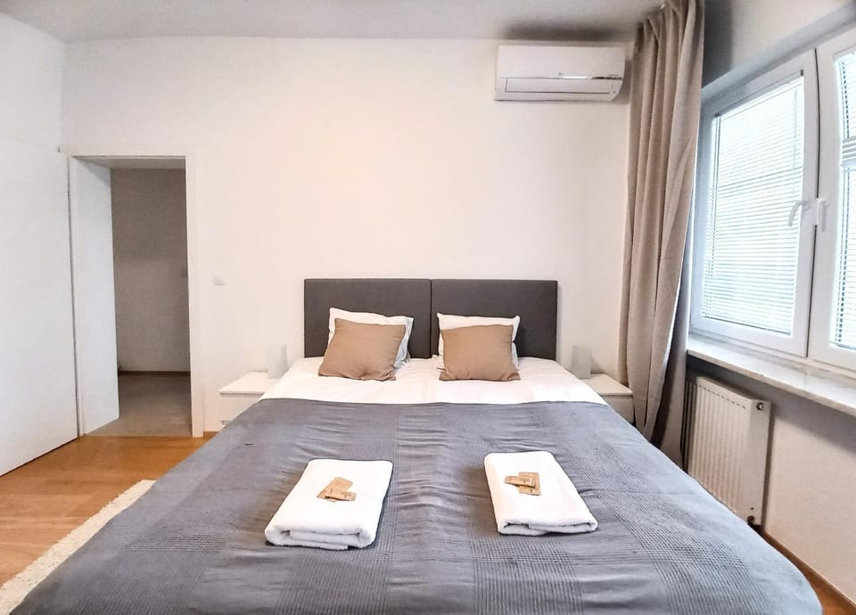 Warsaw Concierge Hoża Centrum Apartment in Warsaw