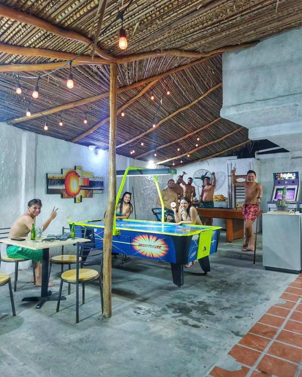 Billiard, Game Room