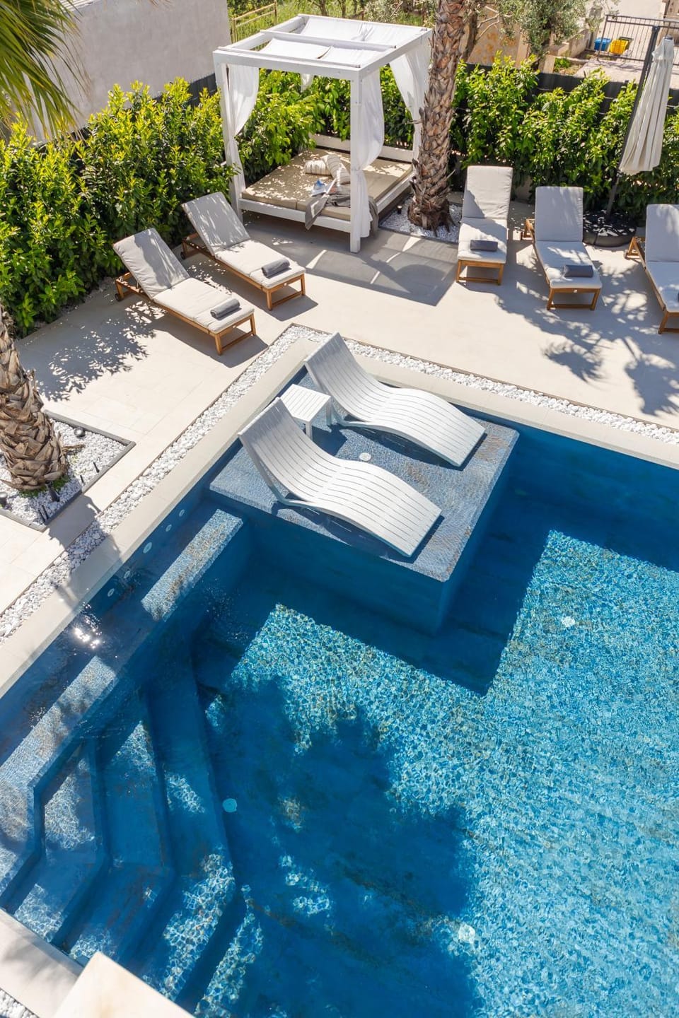 Day, Pool view, Swimming pool, sunbed