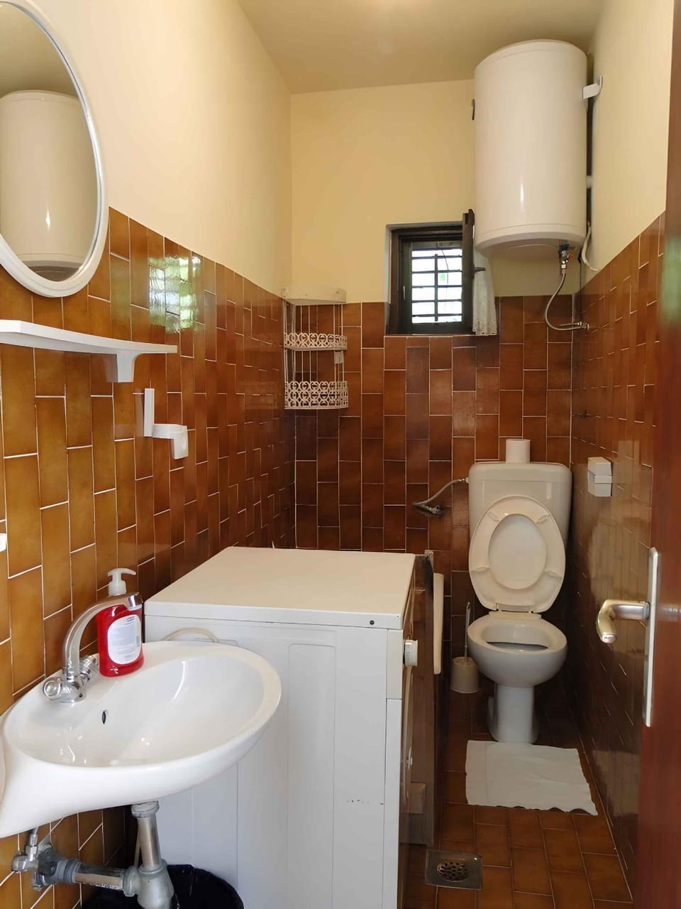 Toilet, Bathroom, washing machine