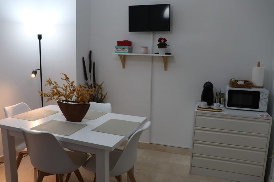 TV and multimedia, Kitchen or kitchenette, Dining area