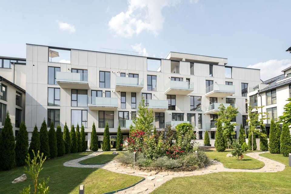 Property building, Day, Garden, Garden view