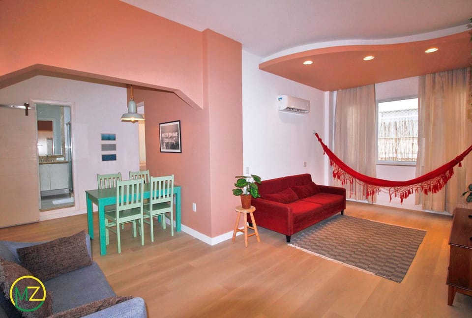 Charming and silent 2 bedrooms in Copa Apartment in Rio de Janeiro