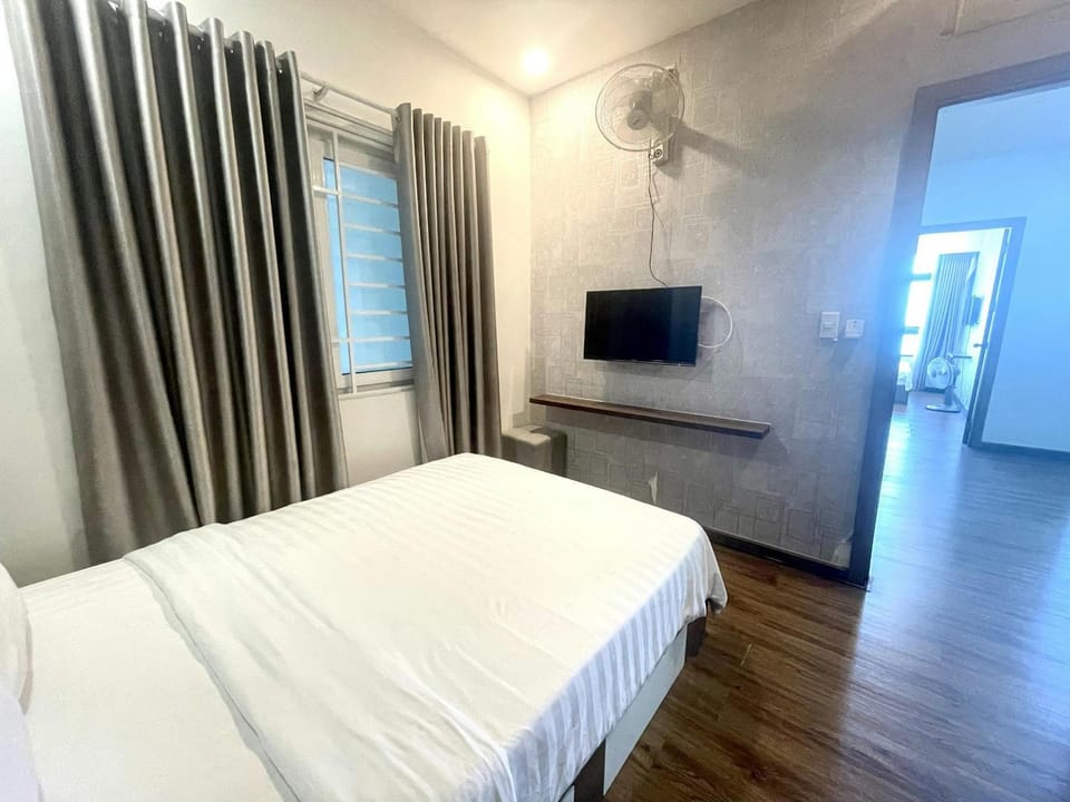 Communal lounge/ TV room, Bed, TV and multimedia, Photo of the whole room, Evening entertainment, Bedroom, fireplace, air conditioner