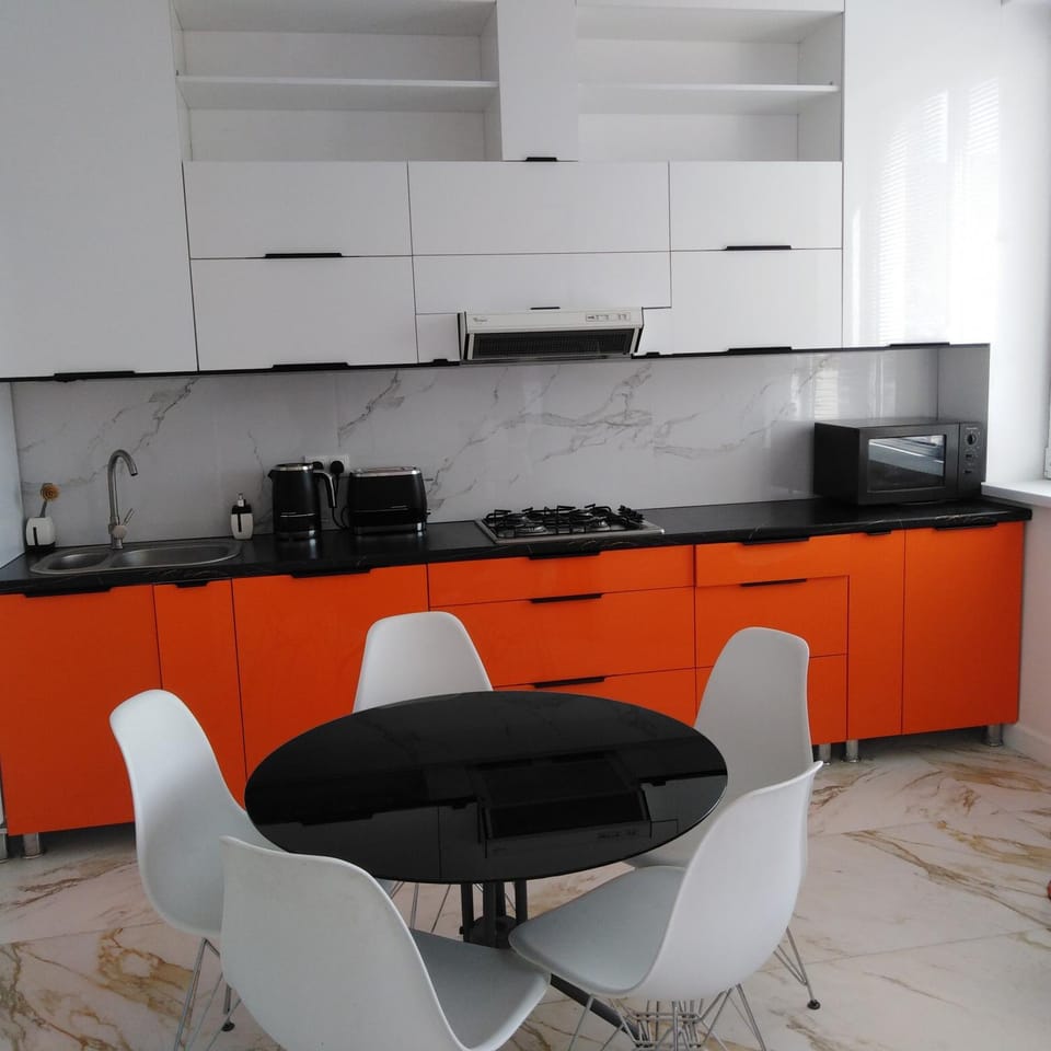 Coffee/tea facilities, Dining area, stove