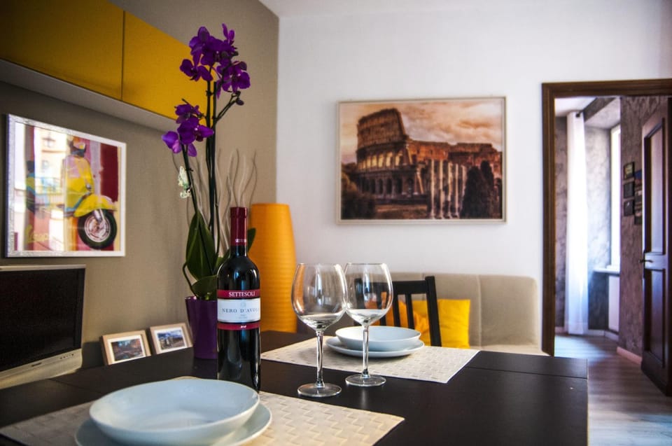 Day, Dining area