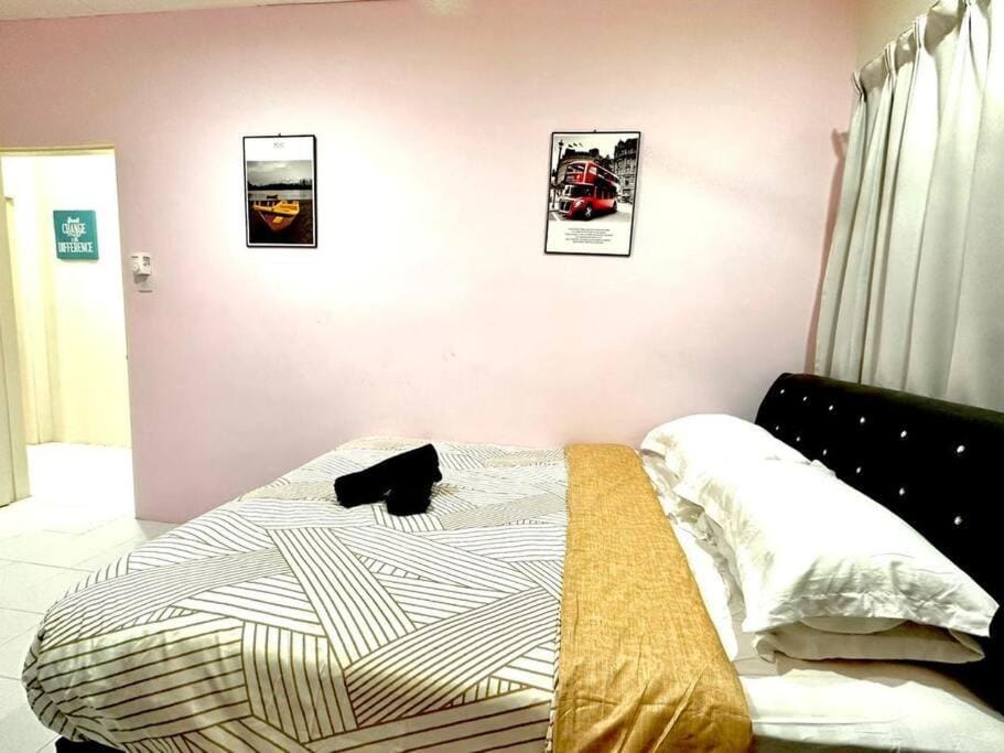 Corner Lot Terrace House Taman Bahagia Batu 7 (2Min to Airport) House in Sabah