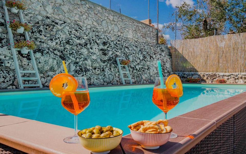 Food and drinks, Food, Swimming pool