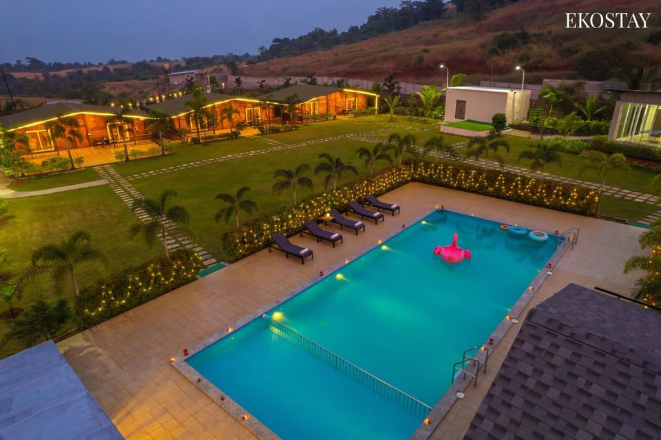 Property building, Day, Natural landscape, Garden, Garden view, Mountain view, Pool view, Swimming pool, sunbed