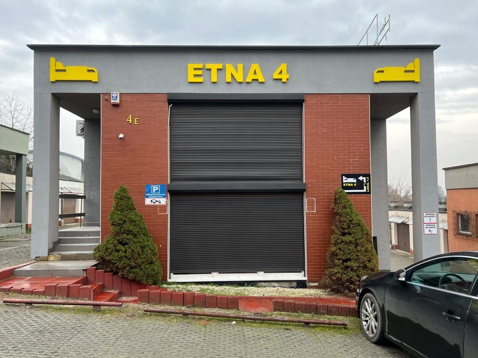 Etna 4 - Apartamenty -Parking Osmeckiego 4 E Rzeszów -Parking - Apartment in Poland