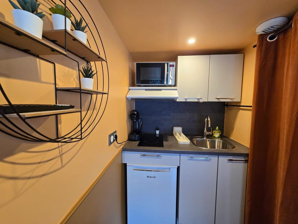 1G- Studio tout equipé proche de la scène musicale Apartment in Issy-les-Moulineaux