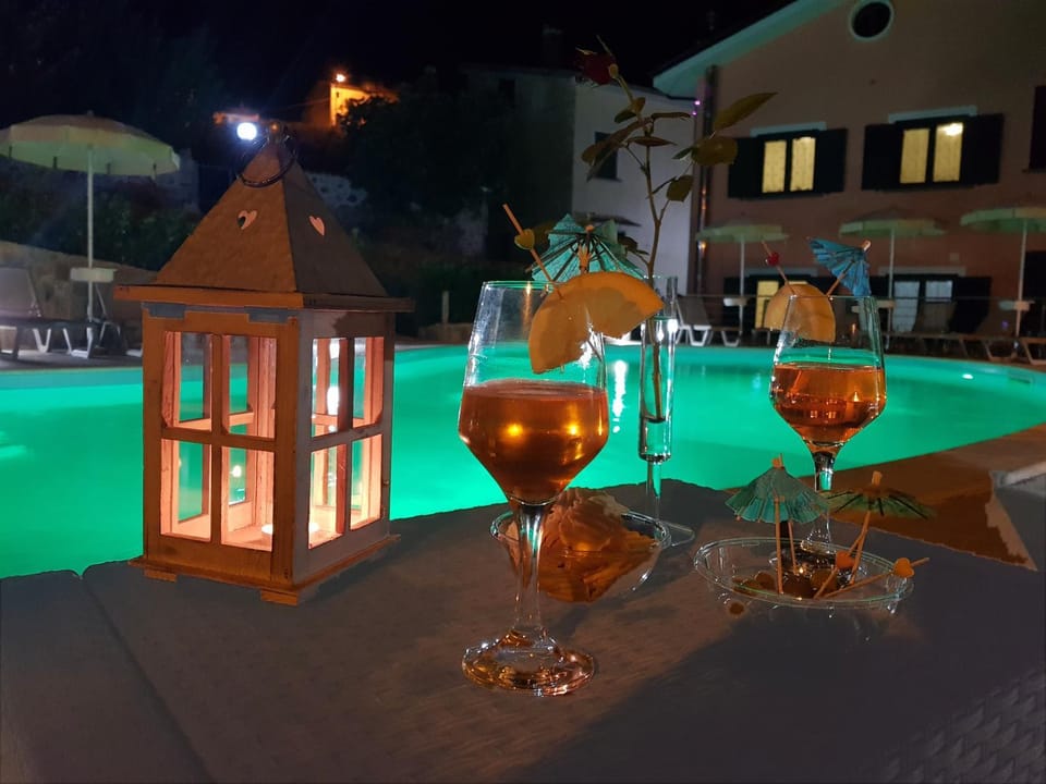 Night, Summer, Lounge or bar, On site, Swimming pool, Drinks, Alcoholic drinks